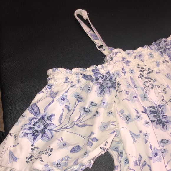 Off the shoulder white and blue blouse - Picture 2 of 4